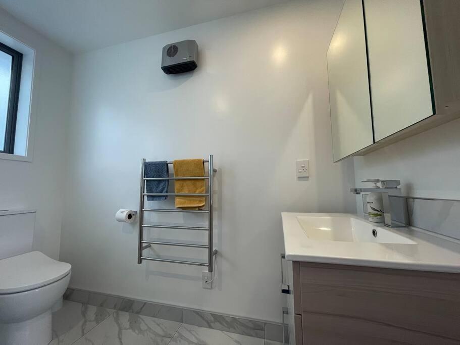 Villa Parkside Retreat - 3 Beds -Sleeps 6 Near Westfield Christchurch Esterno foto